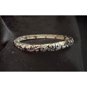 Vintage Silver Tone Scrollwork Bangle Bracelet 2.5" Diameter B051